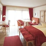 Hotel Schoene Aussicht 3*