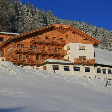 Hotel Schone Aussicht 3*