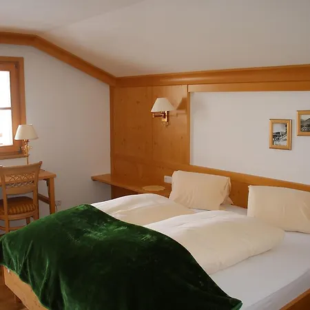 Hotel Schone Aussicht 3*