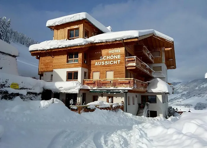 Отель Schoene Aussicht Картитш