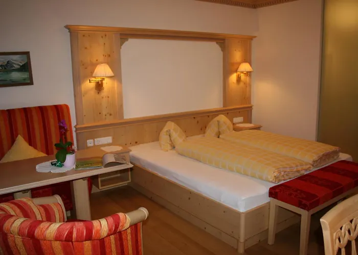 Hotel Schöne Aussicht 3*