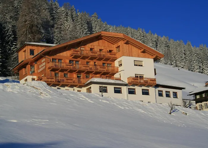 Hotel Schöne Aussicht 3*