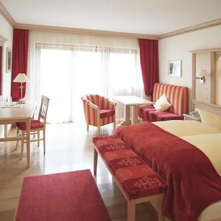 Hotel Schoene Aussicht 3*