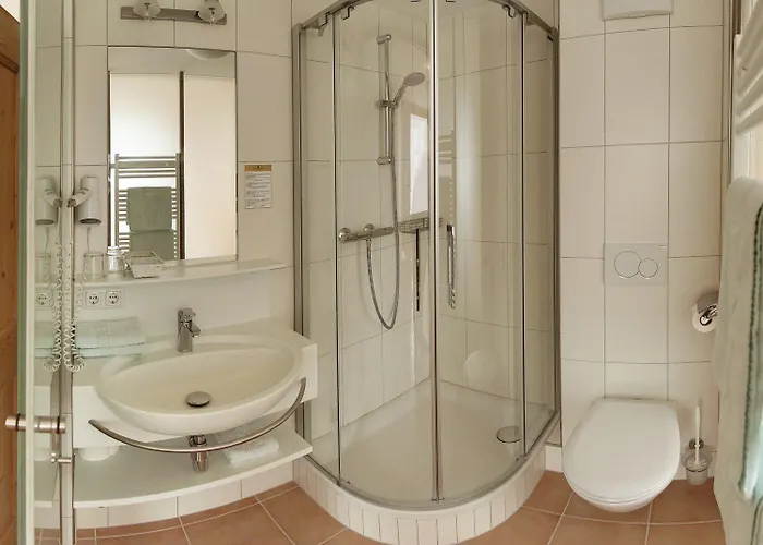 Hotel Schoene Aussicht 3*