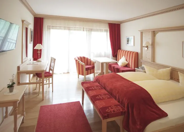 Hotel Schoene Aussicht 3*